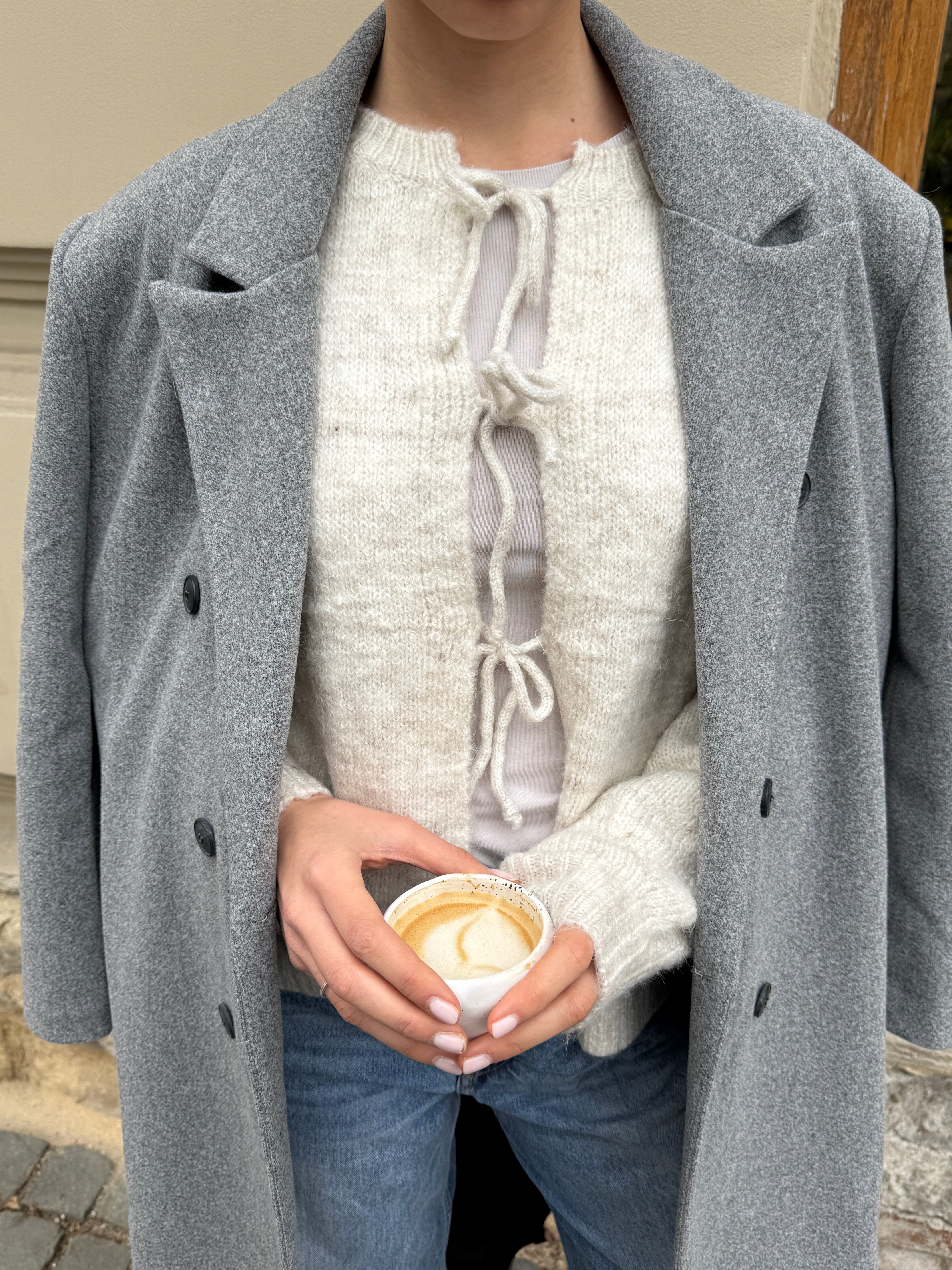 Gunilla gebreide vest met dasdetails - beige